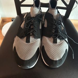 Men’s size 13 Nike Huaraches
